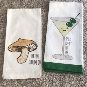 KITCHEN TOWELS - NWT